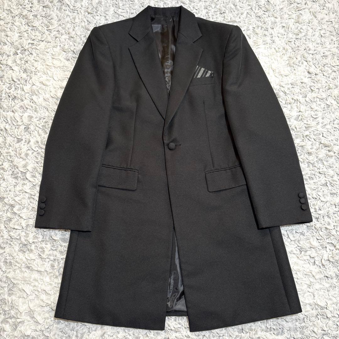 スーツ ジャケット チェック柄 前撮り 二次会 お色直し 新郎 結婚式の新郎衣装 「タキシード」をおしゃれに着こなす基礎知識。人気カラー、コーディネートやお色直し、レンタルか購入か 選び方完全ガイド結婚式準備.com