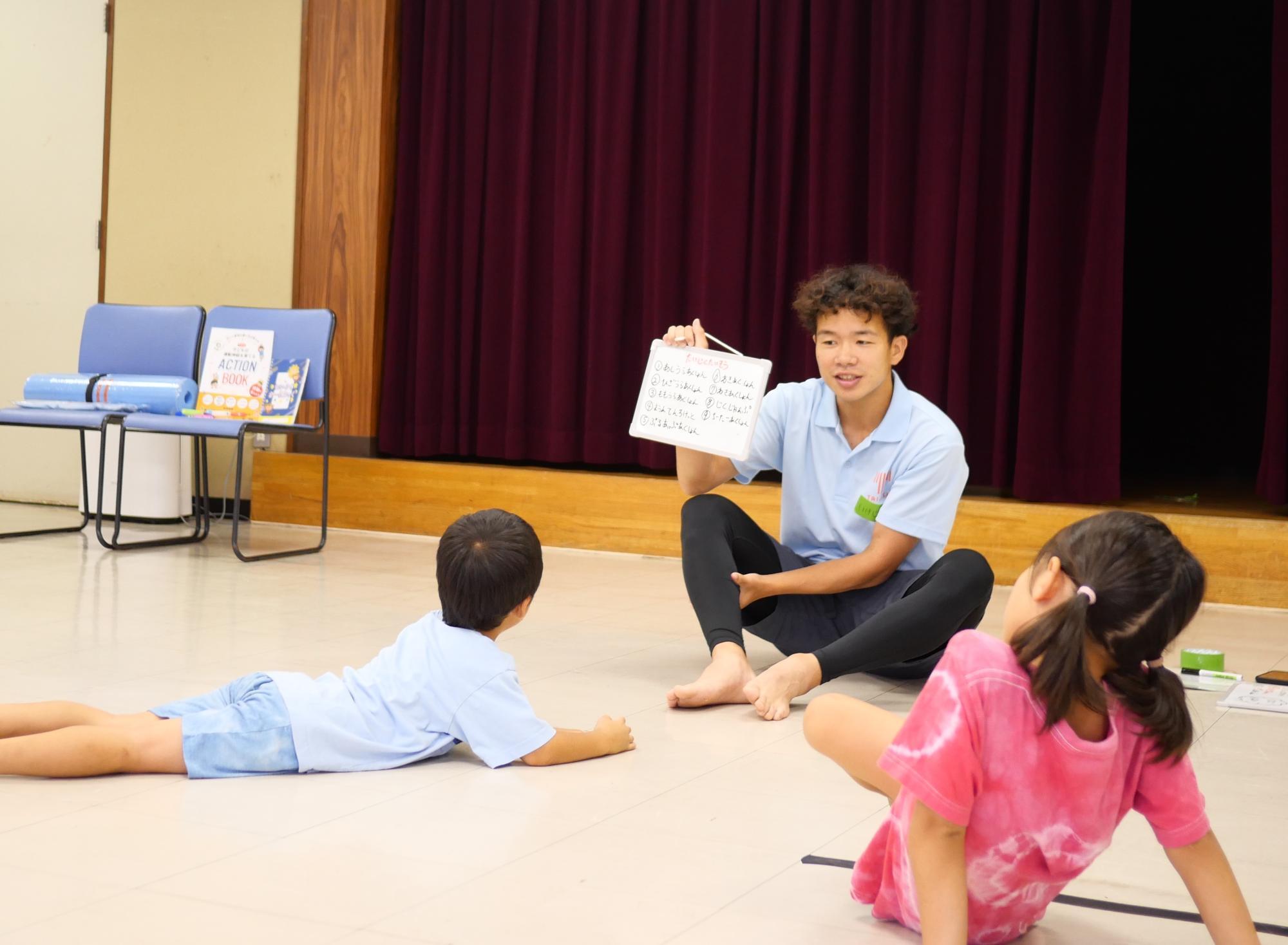 50 子供立っておしっこ Stock Photos, High-Res Pictures, and Images - Getty Images