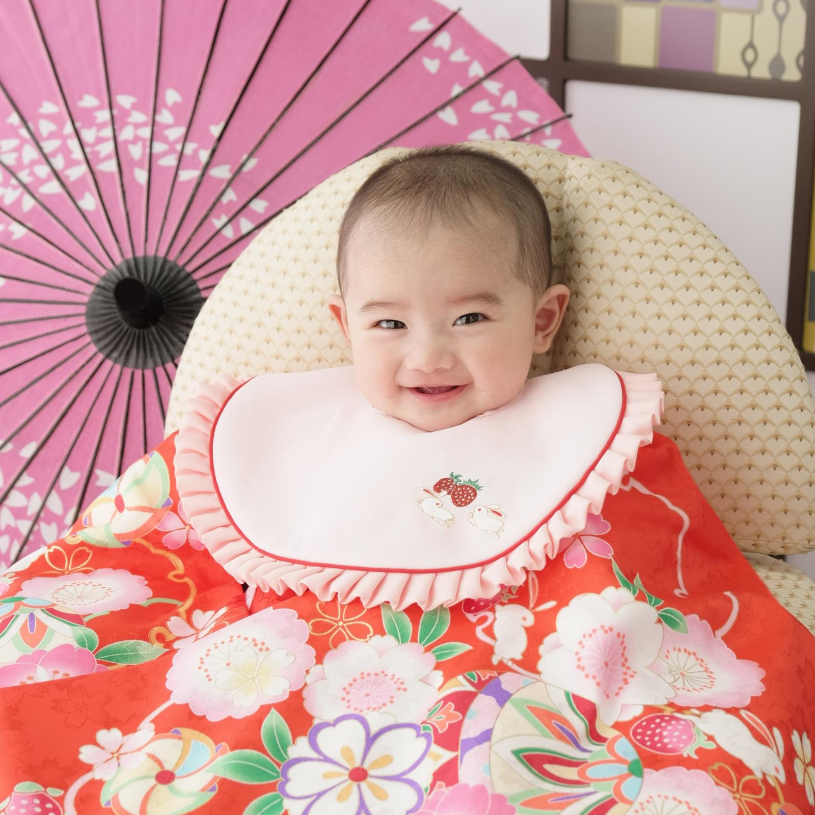 1歳の誕生日に家族写真親子の服装は？写真映えするスタイルのコツこども写真館スタジオアリス写真スタジオ・フォトスタジオ