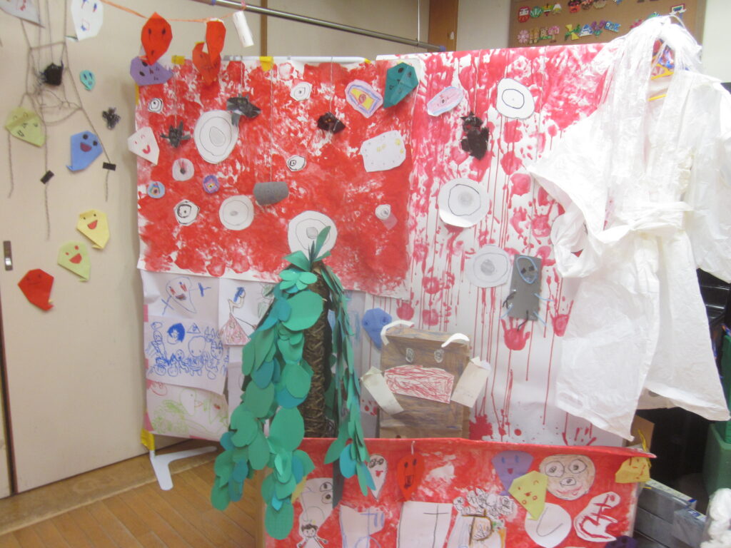 夏祭り🌻 縁日の様子です😆 ・ ゲームコーナー、製作コーナー、くじ引き、水ヨーヨーなど、家族で楽しむ姿がたくさん見れました✨園児たちの浴衣姿もとっても可愛かったです☺️夏祭りゲーム製作くじ引き水ヨーヨーこども園幼稚園保育園多賀城仙台