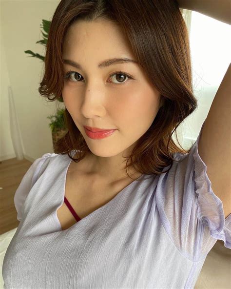 美乃すずめさんのインスタグラム写真 - (美乃すずめInstagram)「一緒に泳いでみる？