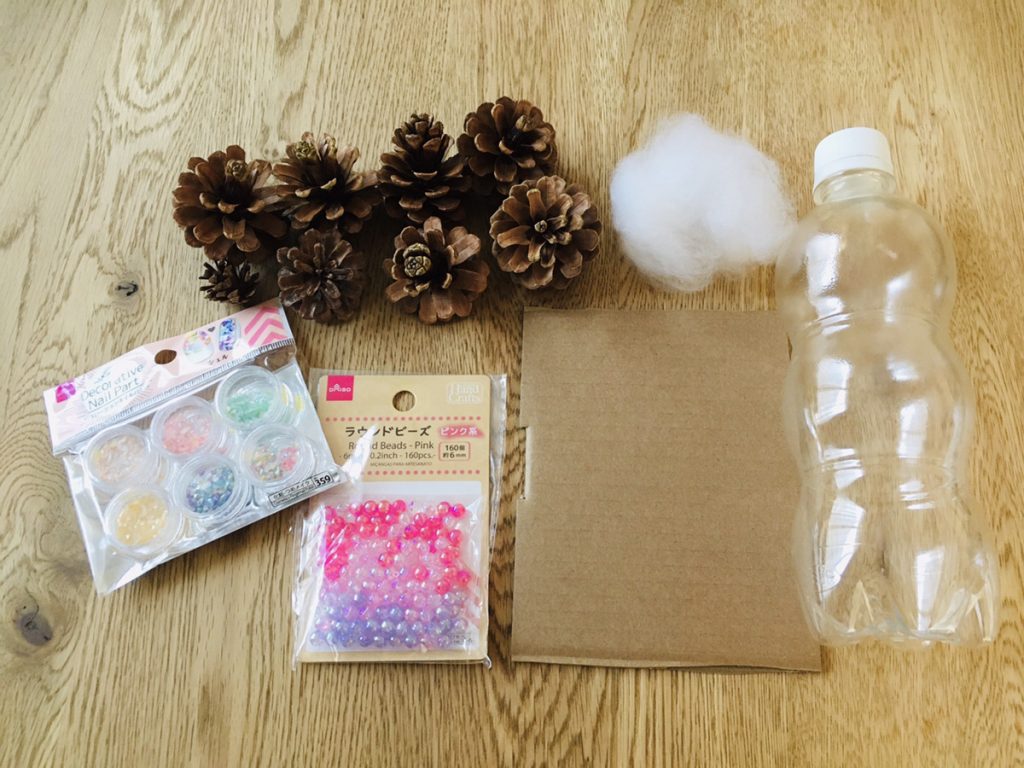 保育園 12月 冬の製作 まつぼっくりクリスマスツリーのスノードーム保育士のお仕事静岡