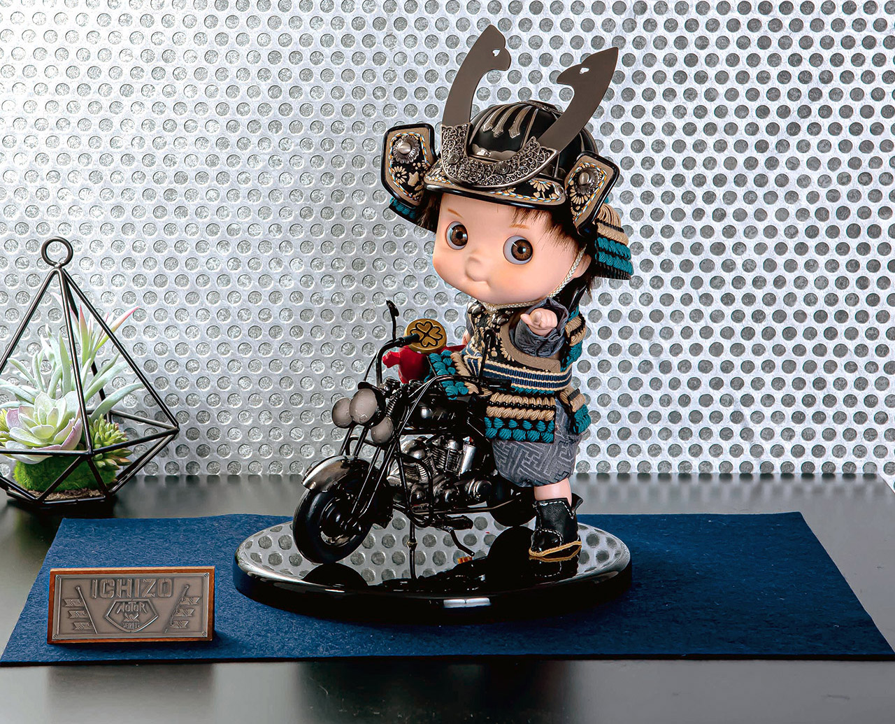 五月人形 工房天祥 健オリジナル ミニ健ちゃん 鎧着 お祝い飾り 藤の花屏風セット 横幅58cm 武者人形 子供大将 おしゃれ 端午の節句 子供の日男の子