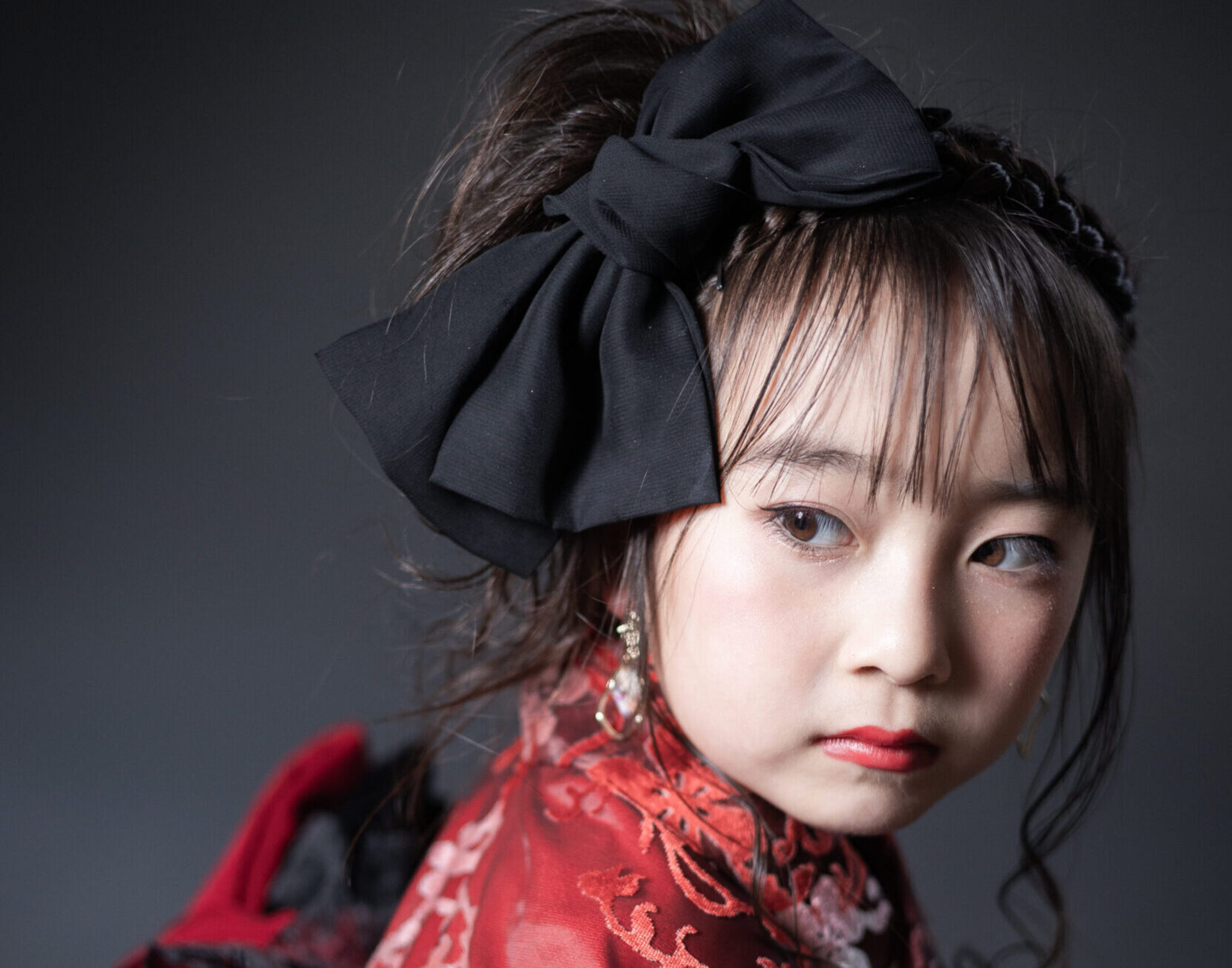 7歳・七五三の髪型 編み込みアレンジの魅力を紹介 - ハピリィフォトスタジオ