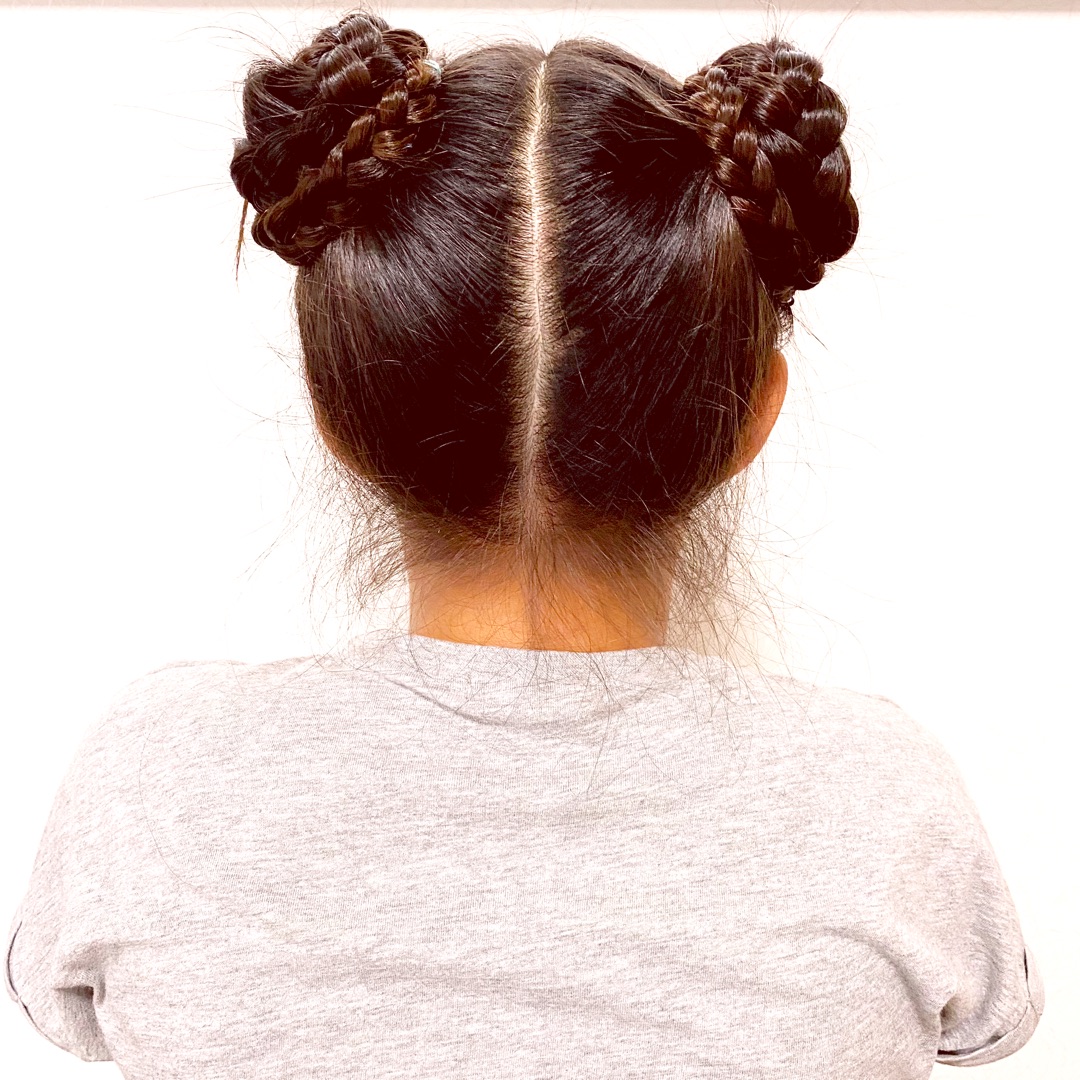 意外と簡単！イベントにピッタリな「ツインお団子」のやり方HAIR