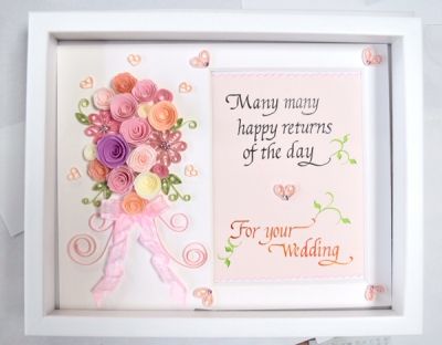 手作りのプレゼント!結婚式での新婦様へのサプライズに黄色とブルーで時計を作られました!東京・表参道・青山プリザーブドフラワーアレンジメント教室「花学校」初心者でも1回でおしゃれに手作りする!お花レッスン