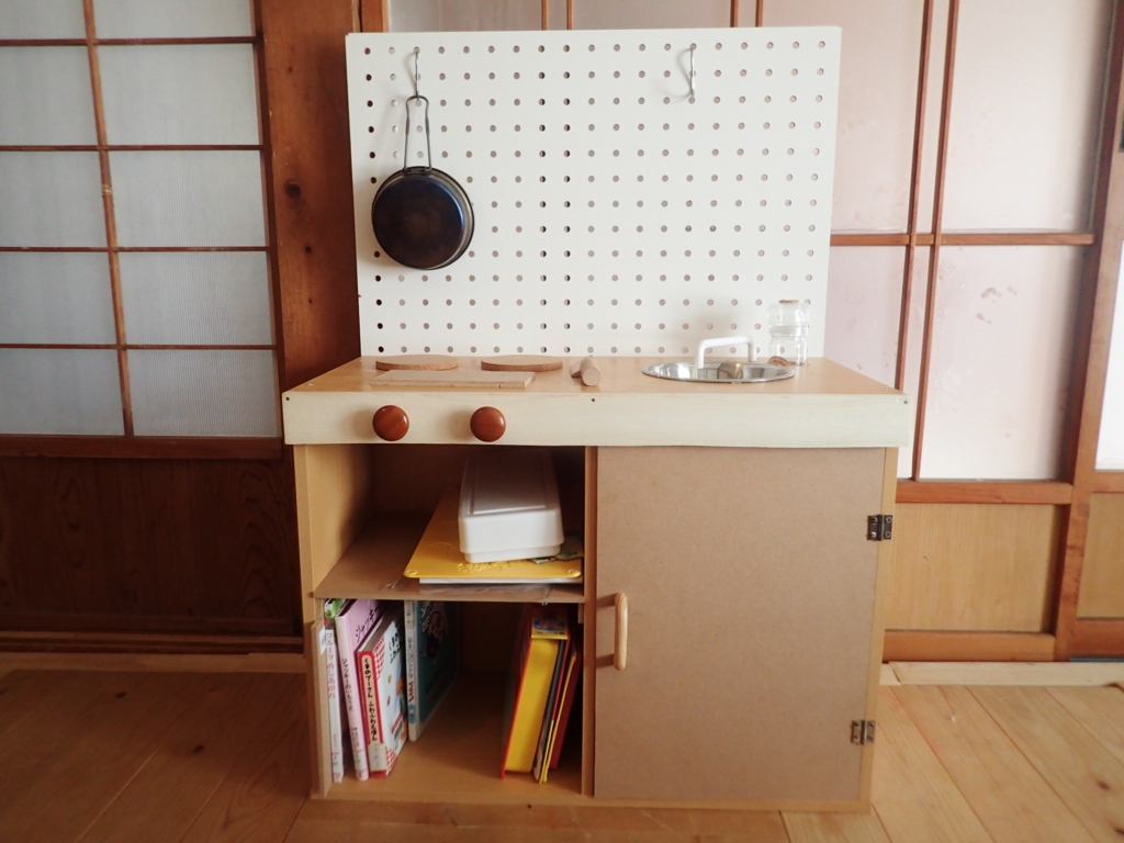 ままごとキッチンを手作りしよう！カラーボックスで作る木製おもちゃおもちゃAll About