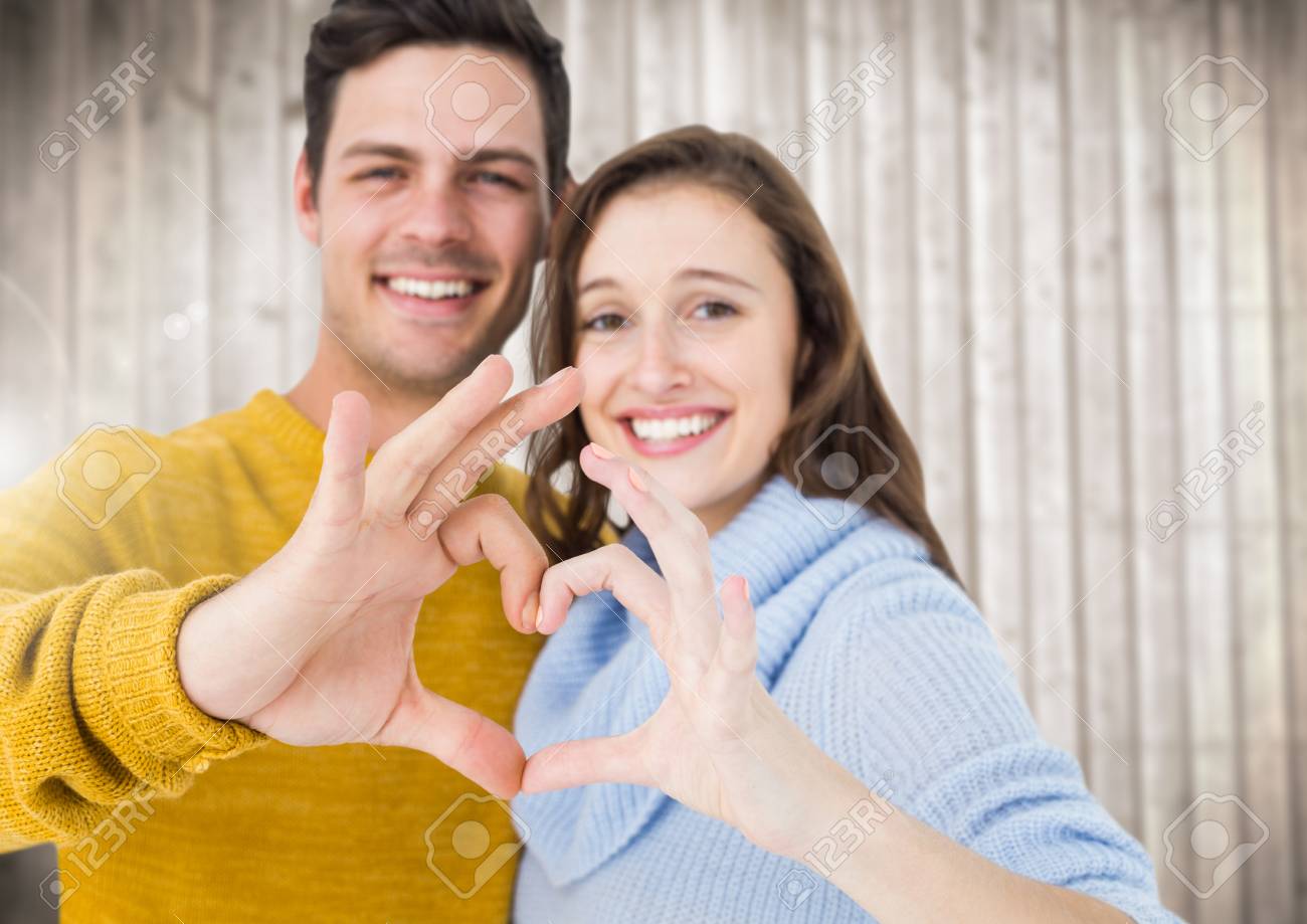 手 カップル ハート 恋人の写真素材 - PIXTA