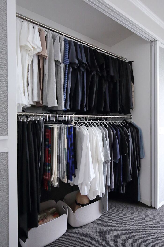 かさばりがちなズボン、どう収納すればいい？マネしたい収納術＆お役立ちグッズをご紹介キナリノ