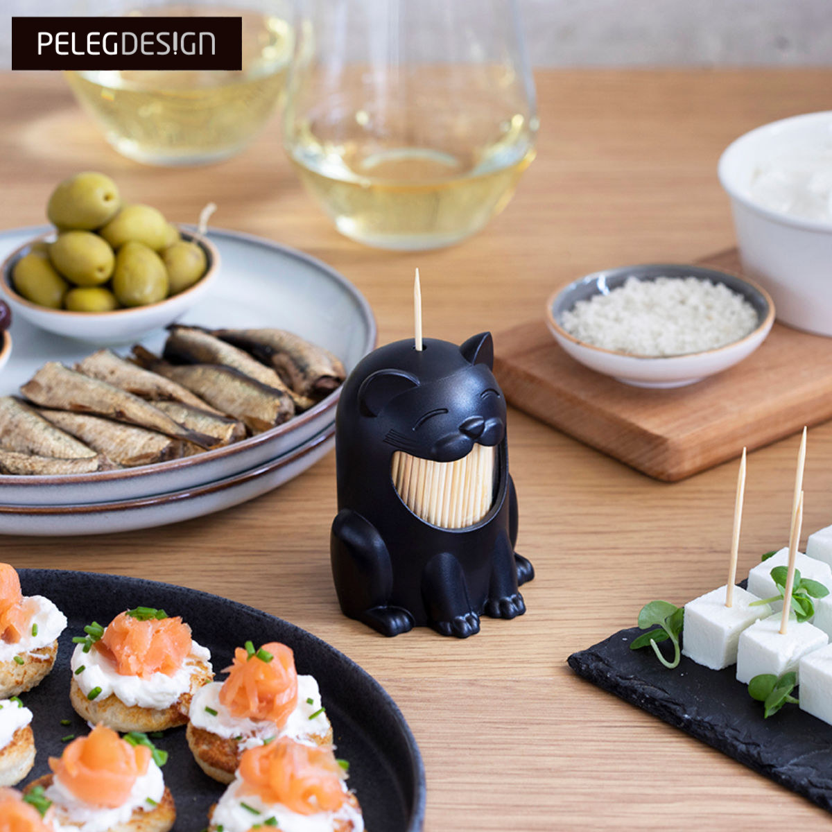 QUALY クオリー 爪楊枝 ケーストゥースピックホルダー 爪楊枝入れ ようじ入れ つまようじ入れ 爪楊枝 ようじ 入れ ケース トナカイ 動物おしゃれ 便利 歯 ピック かわいい ギフトあなろ インテリア雑貨