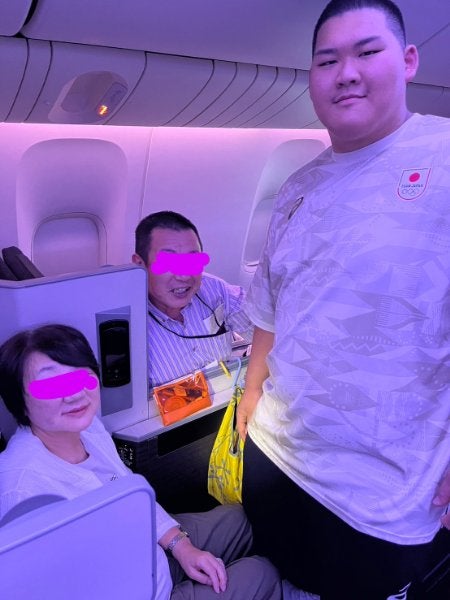 JOCパートナー都市締結1周年記念～JOCストリートバナーフラッグ設置＆金メダリスト 米満達弘氏 学校訪問～ - 富士吉田市公式ホームページ 企画課