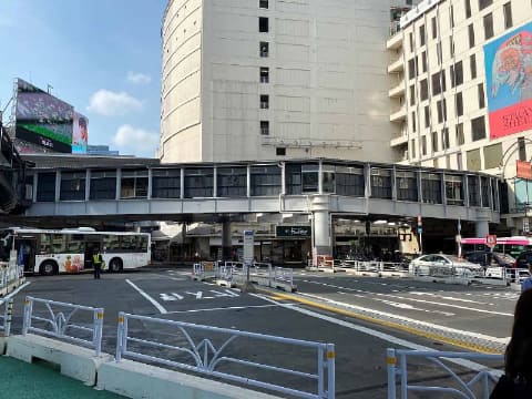 渋谷駅 エレベーター ベビーカー・車椅子のための乗り換え案内『京王井の頭線から銀座線』 - シンプルママの子育て