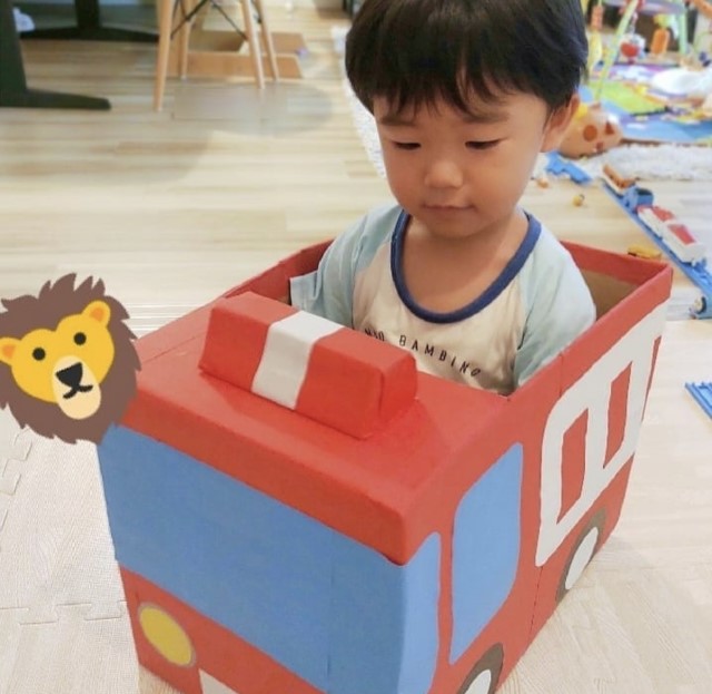 34 件の「ダンボール乗り物」や「ダンボール」のアイデアを見つけましょう手作りおもちゃ、手作り おもちゃ ダンボール、ダンボールおもちゃ など