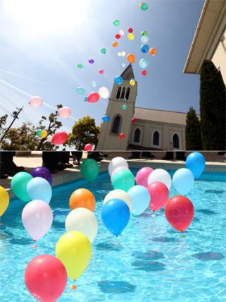 プールのある結婚式場でトライしたい！可愛い装飾・演出アイディア15選