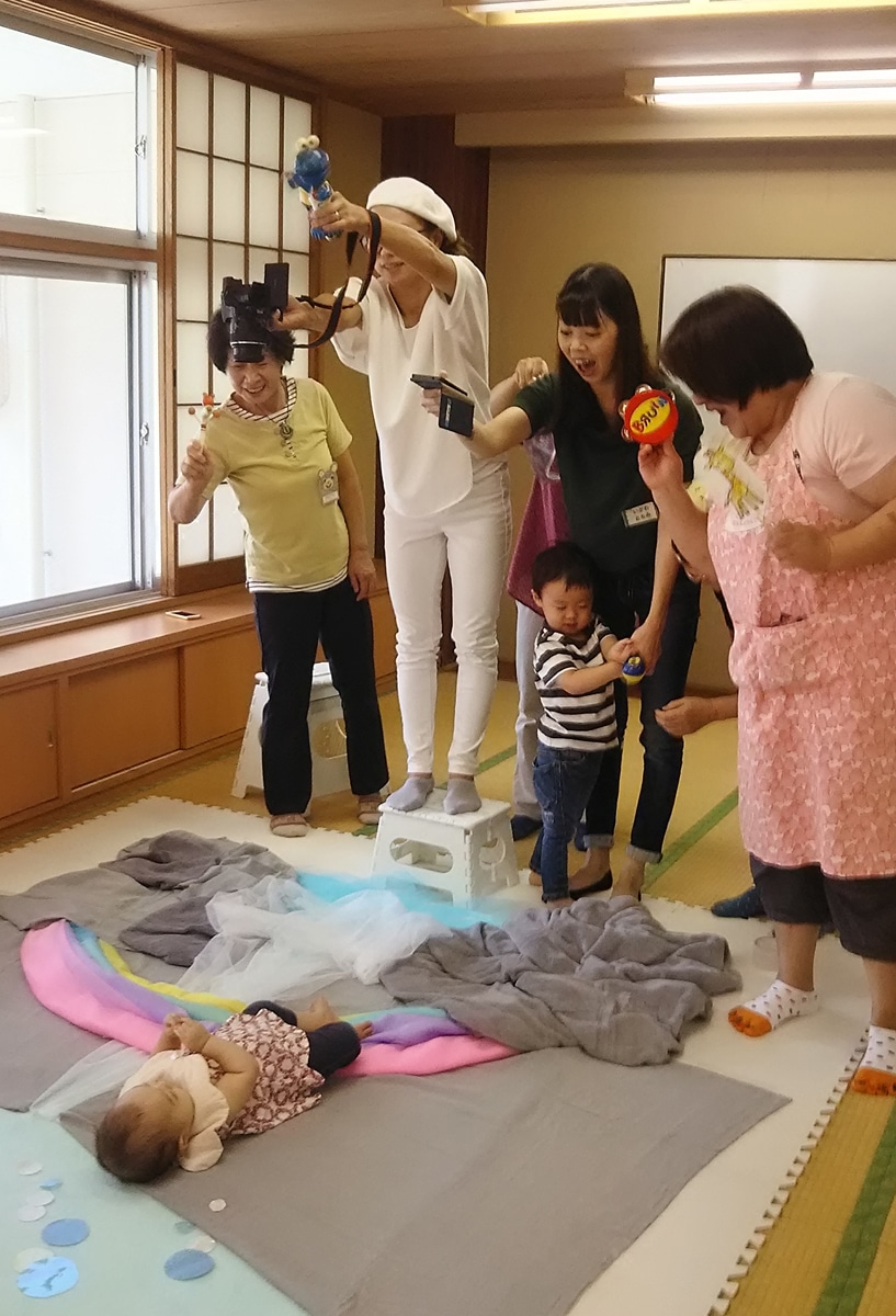 赤ちゃんの寝相アートいわみる