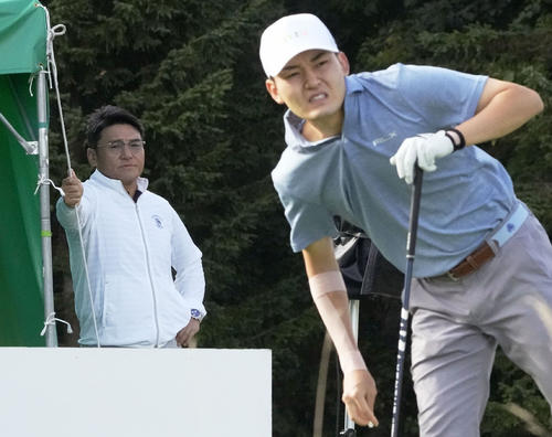 金谷拓実の母・美也子さんが現地観戦、ハンカチ手に涙 3位で初賞金王に「おめでとう、と伝えたい」 国内男子ゴルフ - サンスポ