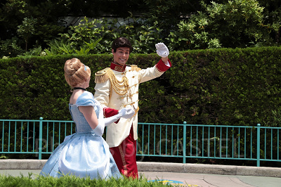 カップルに人気のハロウィンのコスプレ衣装12選！定番やディズニーなどおすすめをご紹介ベストプレゼントガイド