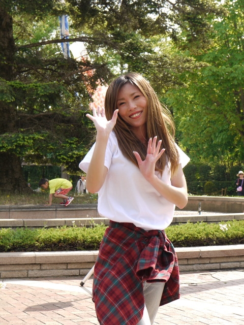 OUTNEE A4 重い案内板スタンドボード 角度調節可能な立て看板 メニュースタンド 会社の情報板 お知らせボード 掲示板 受付イベントの案内板エントランス お店の看板ブラック, A4市場 アップグレード版立て看板A4 案内板 スタンドボード 伸縮式メニュースタンド 会社