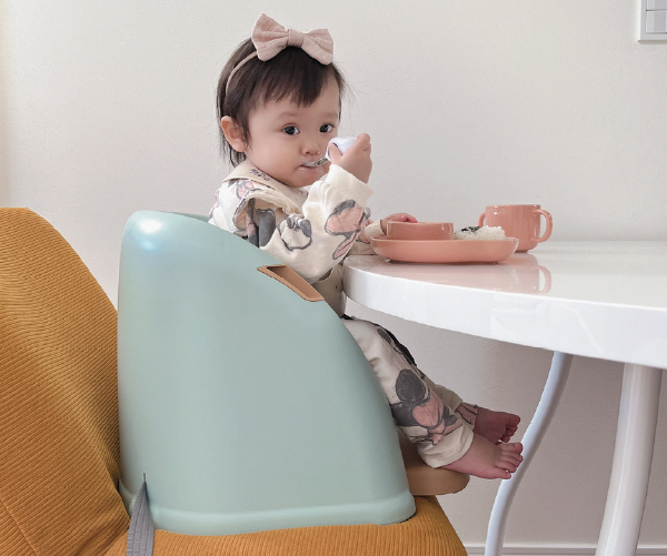 足がつかない椅子に座らせるリスクと対策ベビーチェアの選び方も紹介べびちぇる by リッチェル
