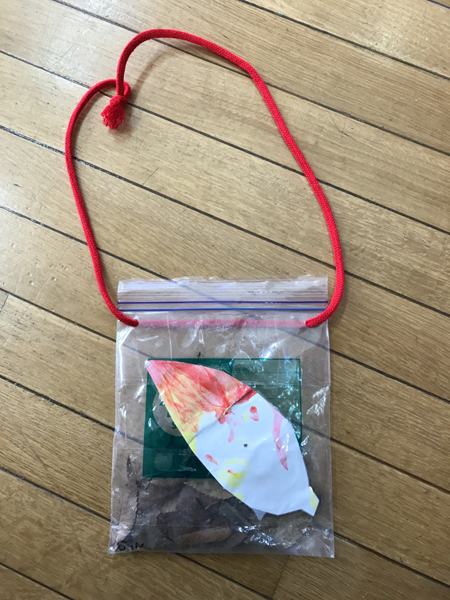 おさんぽポシェットを持ってGO！チコナーサリー 保育園＆ネイルサロン