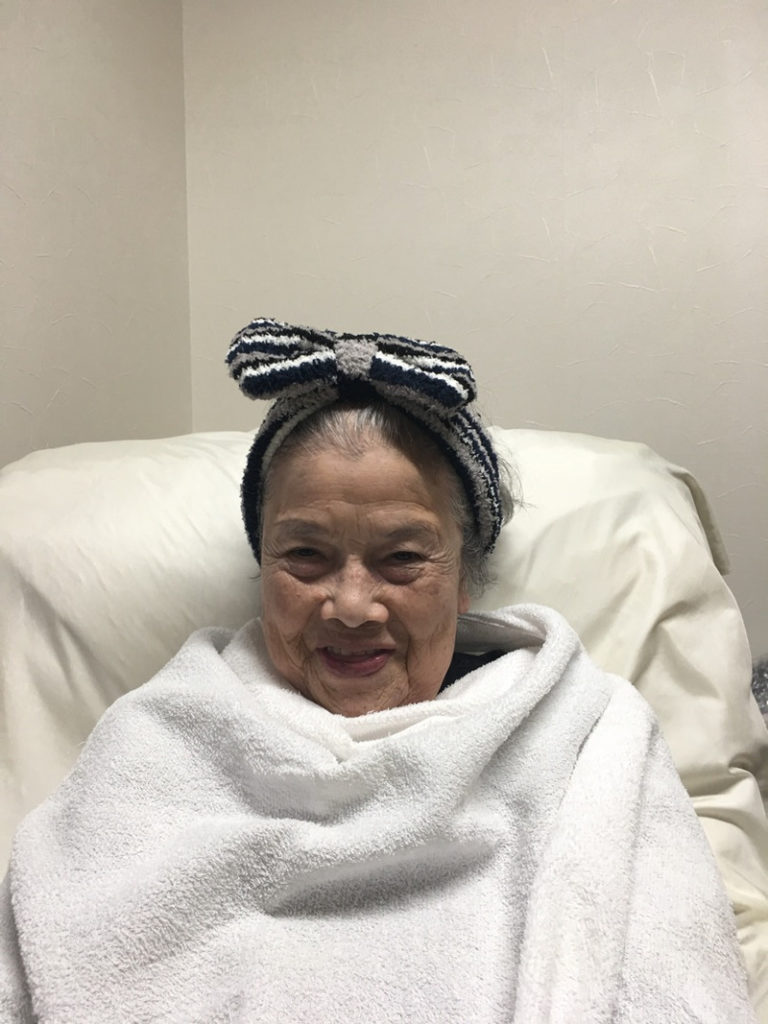 ☘️♡ ✽.｡.:・ﾟ ✽☘️♡ ✽.｡.:・ﾟ ✽☘️☘️♡ ✽.｡.:・ﾟ ✽☘️♡ おばあちゃんが作ってくれた浴衣で出かけた日お昼を食べたお寿司屋さんで浴衣を褒めていただけて、そうでしょうそうでしょうきれいな浴衣でしょうと、なぜか私がとても誇らしい気持ちになりました