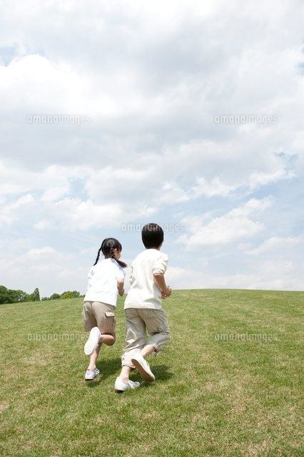 350点を超える子供 走る 後ろ姿のイラスト素材、ロイヤリティフリーのベクター素材グラフィックスとクリップアート - iStock