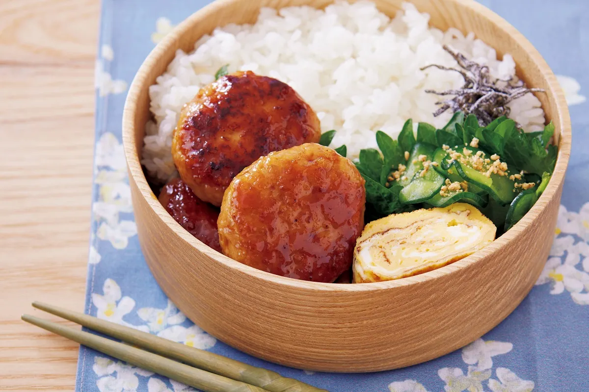 １食なんと１２０円！レンチンしてすぐ食べられる 超便利な冷凍作り置き「冷凍鶏そぼろ弁当」の作り方