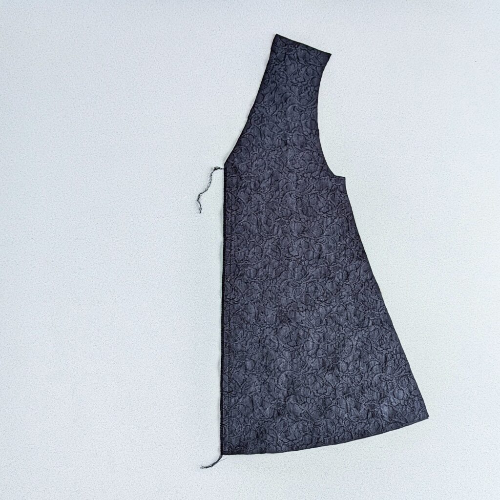 ジャンパースカート🌟販売開始⁡ あらゆるシーンで大活躍✨ジャンパースカート全7サイズを販売開始しました🙌 ⁡普段着にもセレモニーにも。 可愛く着こなせるジャンスカ。 女の子服の定番です👧💕 ⁡ タックorギャザーで ぜひお好みの雰囲気に作ってみて下さいね