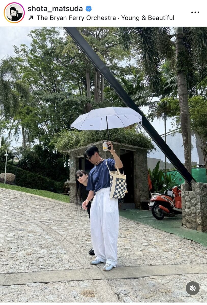 千代の富士さんの娘、超ミニの全身ショット「かわいい」「美人すぎます」松田翔太と結婚６年 - スポーツ報知