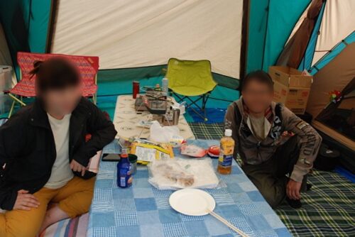 テントの中ってどう整理してるの？？レイアウト上手なキャンパーが実践してる『3つのコツ』CAMP HACK キャンプハック