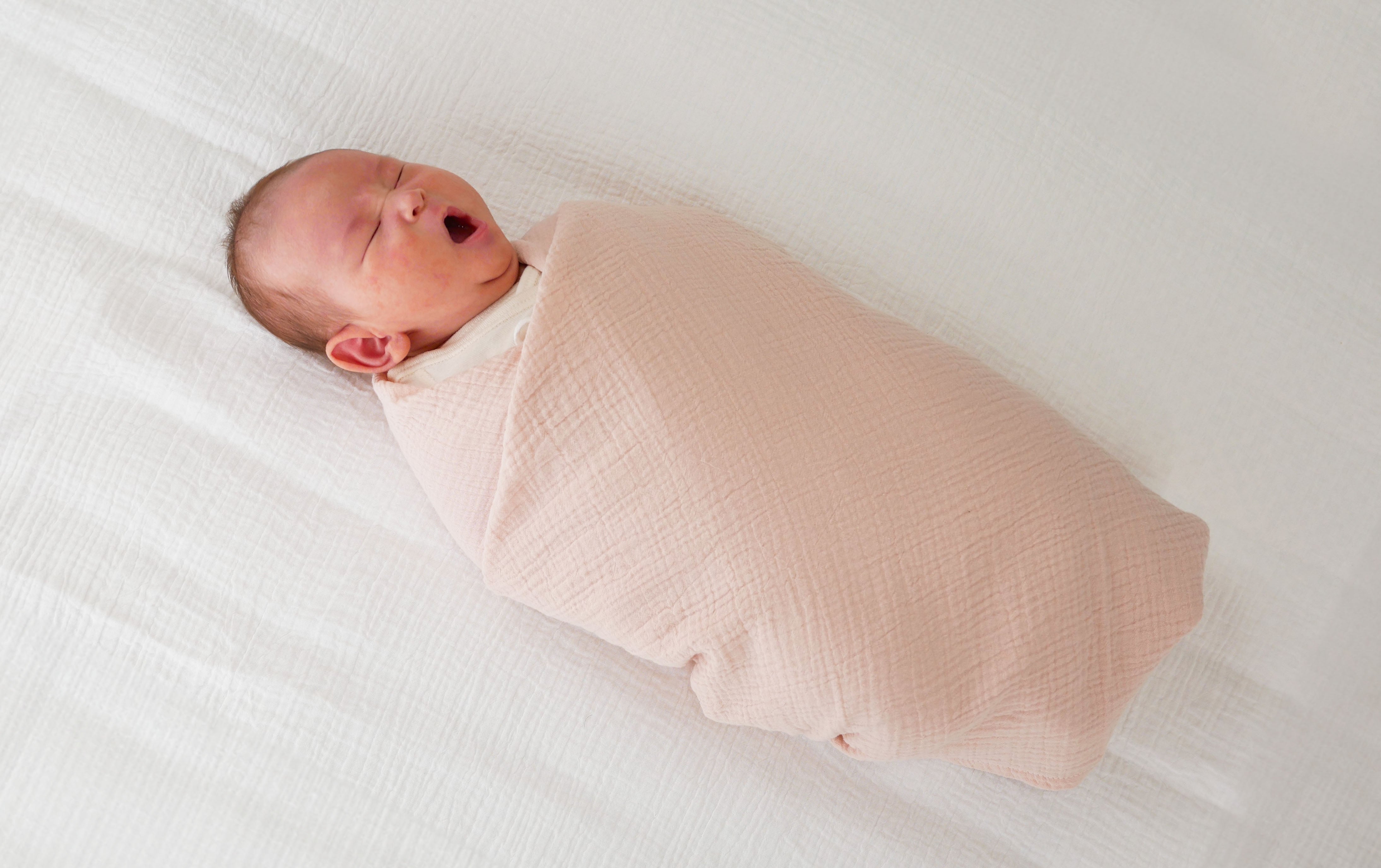 バスタオル ベビー 正方形 ふわふわ ガーゼ タオル ガーゼタオル 赤ちゃん 沐浴 湯上がり 速乾 沐浴ガーゼ おくるみ 6重ガーゼ105×105cm 単品 ピンク グレー ホワイト グリーン ベージュ イエロー ブルー ボーダーMarineBlue