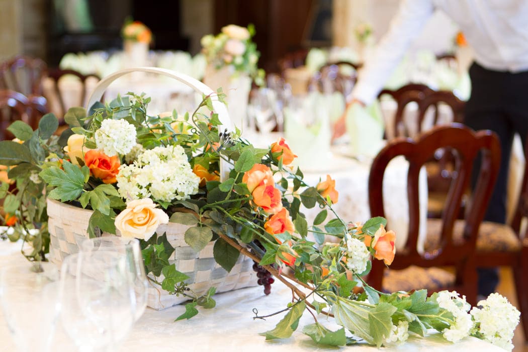 結婚式の装花の節約術！華やかさとコスパを両立する節約のコツ8選格安結婚式 スマ婚