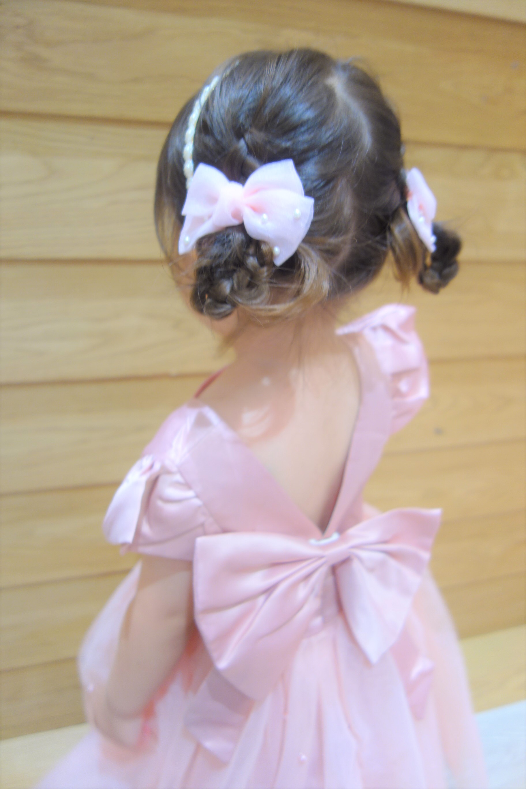 キッズダンス用ヘアセット😆 可愛い‎🤍 いつもありがとう😊キッズダンスキッズヘアアレンジキャバ嬢ヘアメイク前撮りブライダルヘアルーズアップポニーテールアレンジアップスタイルアップスタイルアレンジ編みおろしポニーテールシニヨン
