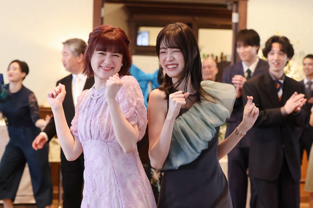 一月八日✌︎ ストーリーでご報告させて頂きましたが 入籍から一年半が経ちようやく、 挙式、披露宴を行うことができました◡̈当初ウェディング関連の投稿は コロナ禍であることなども考慮し、 結婚式のご報告以外しないつもりでした。 ですがフォロワーの皆さまは私たち