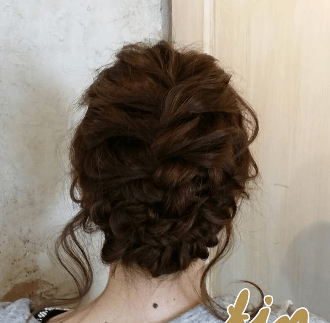 お呼ばれシーンの髪型どうしよう 結婚式のヘアスタイル・アレンジのポイント 6ページ目キナリノ