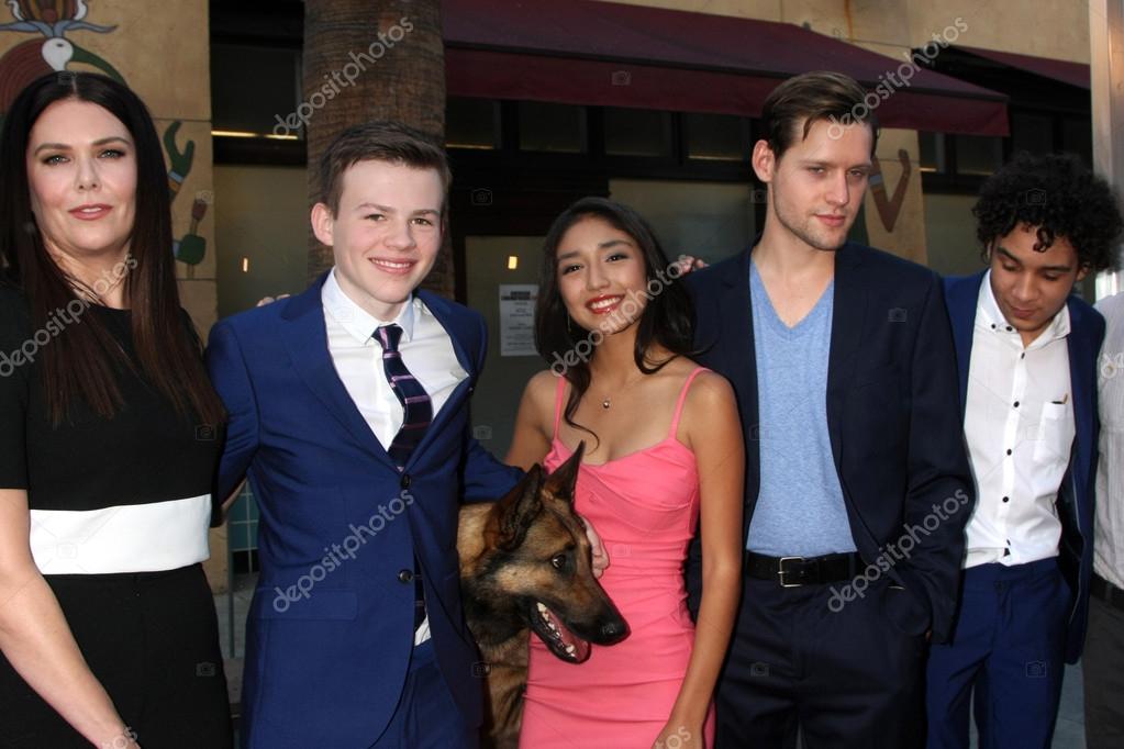 全米で愛され続ける名作ドラマ『ギルモア・ガールズ』全7シーズン、7月1日より配信開始！母ローレライ役ローレン・グレアムよりメッセージが到着しました。待望の続編もNetflixオリジナルとして年内に登場予定です、お楽しみに。NetflixFacebook