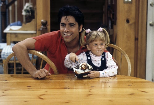 フルハウス」ジョン・ステイモス、結婚のきっかけはなんと「断酒」だった！？ 妻ケイトリンと結婚に至った意外な経緯を明かす 動画あり- tvgroove