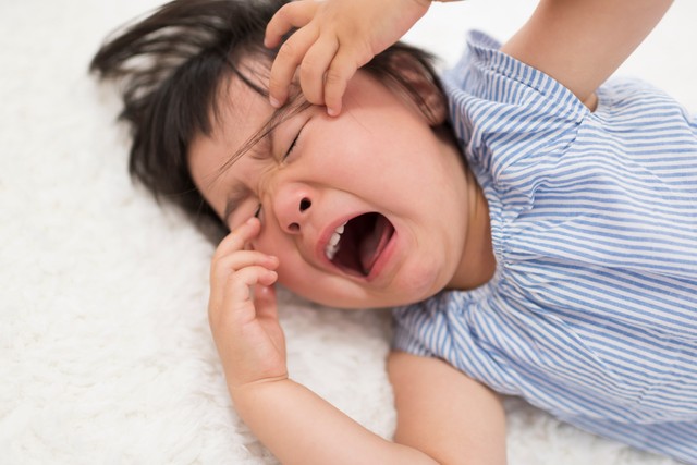 赤ちゃんの ハンドリガード は成長のサイン！どんな意味がある？知育・教育情報サイトorioriオリオリ