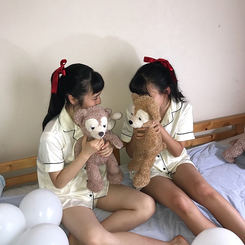 お泊まり 女子だけのホテルお泊まり会!!リアルな本音トークを全部見せちゃいます♡♡♡ 男子会もあり