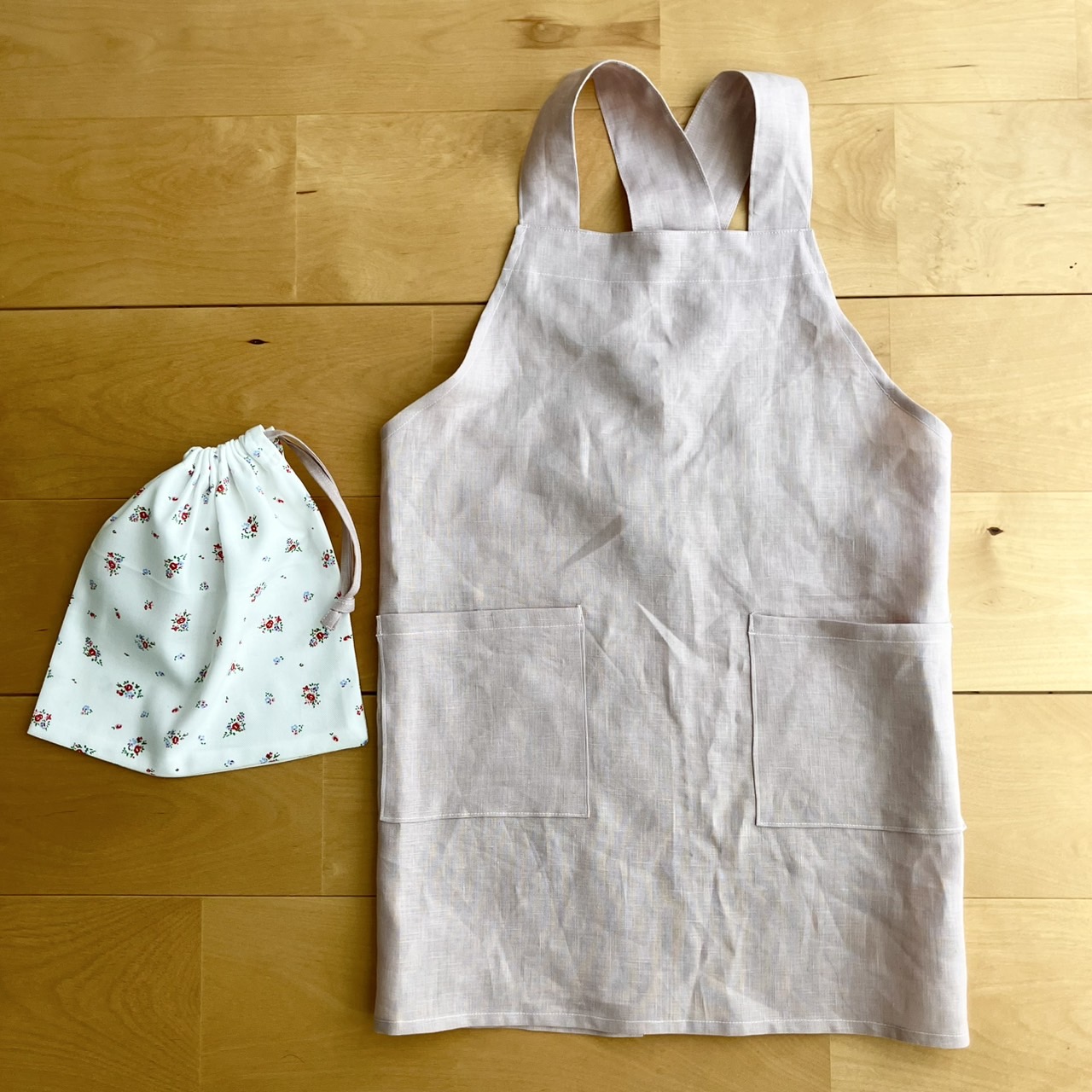 かぶるだけで着れる！こどもバッククロスエプロンの作り方～How to make a children's apron～ - YouTube