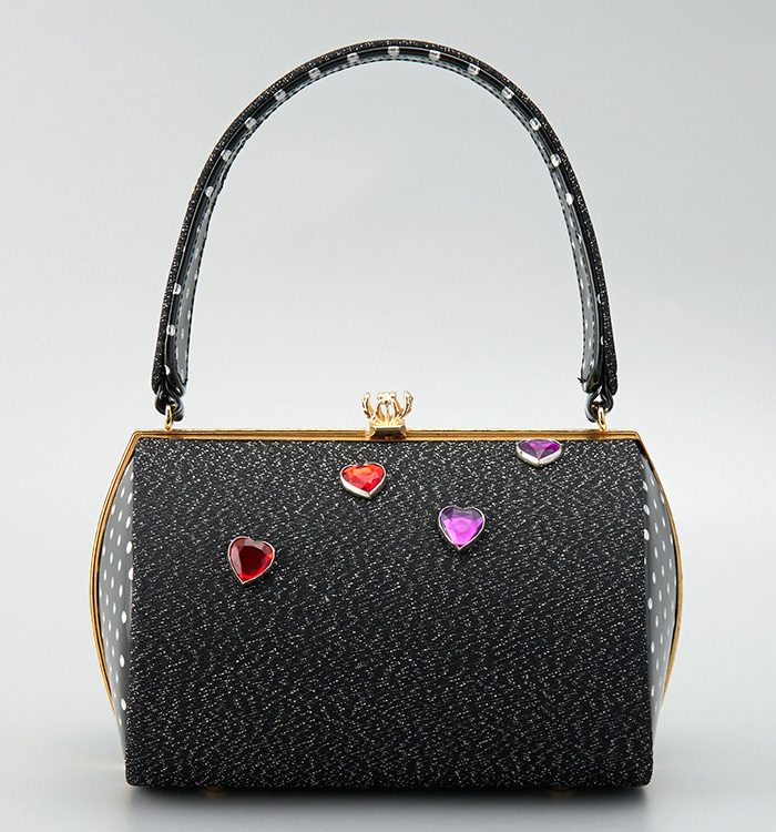 卒業式の袴に合わせるバッグはどうする