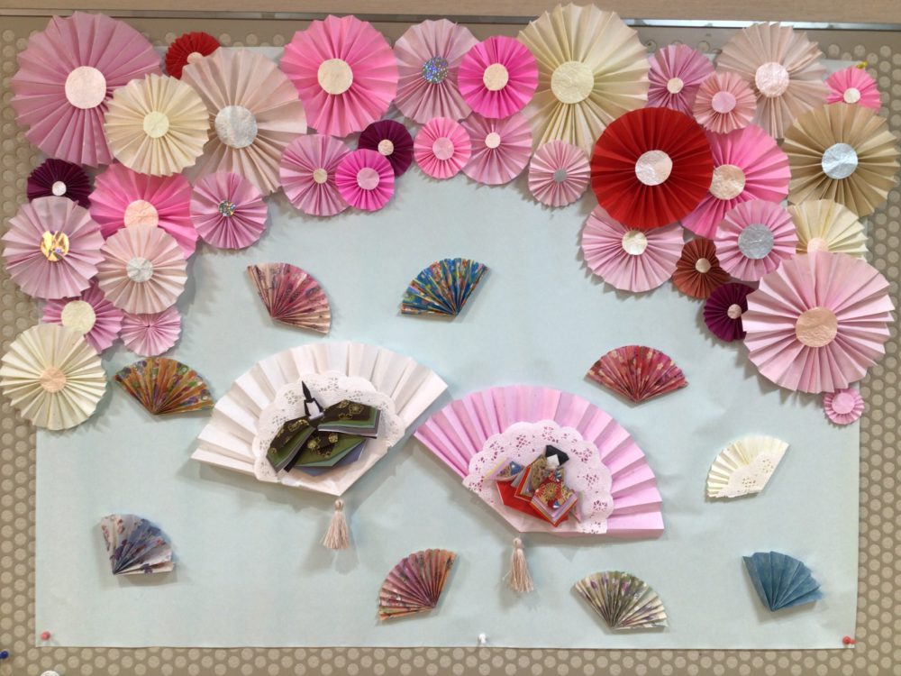 工作ネタ ゆれるさくら Cherry blossom ４月壁面飾り高齢者レク・デイ・作業療法OT・保育クイリングquilling創作- YouTube