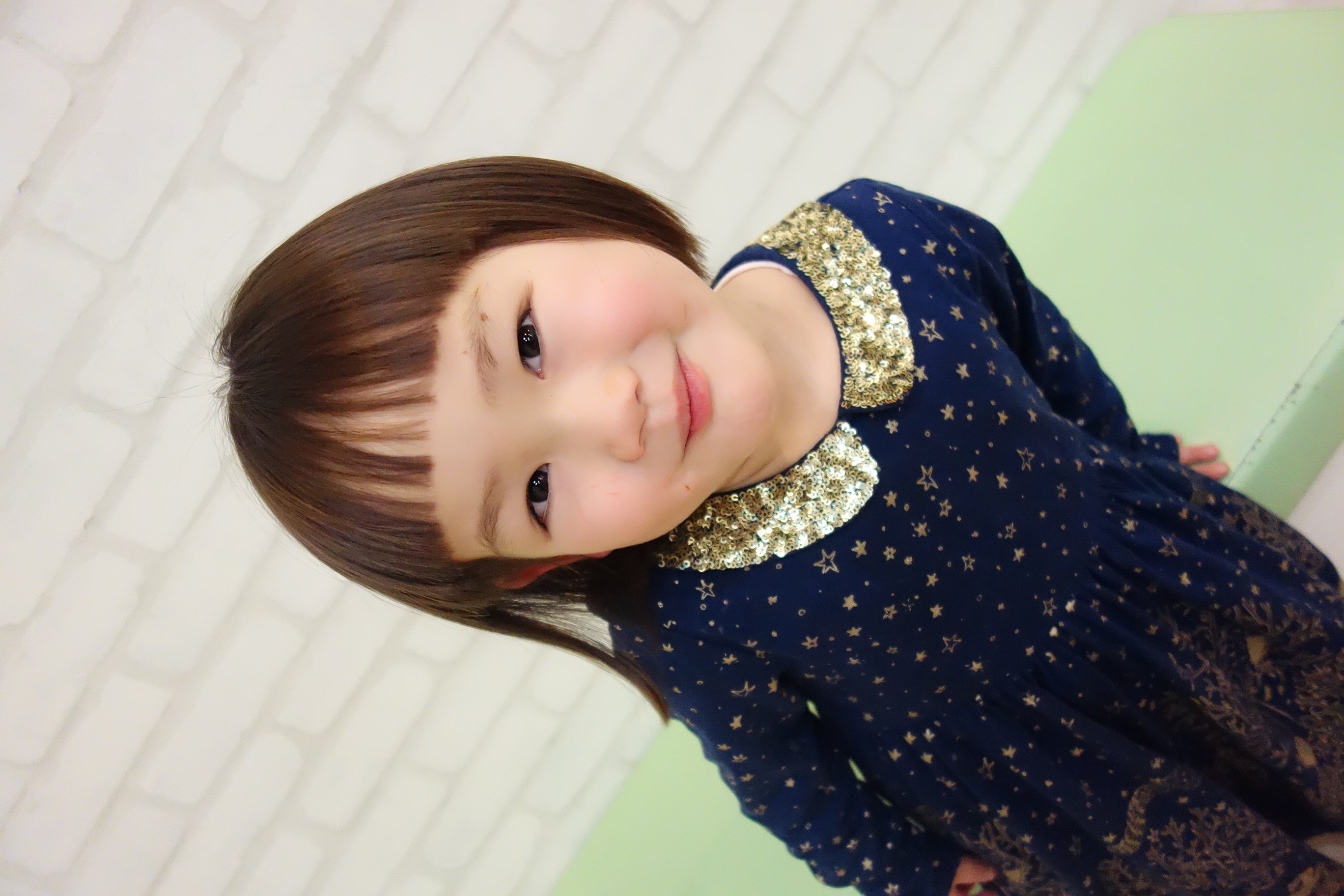 ☺︎ 子供のオン眉って間違いないよね♡ ・ ・ ・小学生女子ヘア 小学生女の子カット 小学生カット オン眉ロング ヘアアレンジ 美容師ママとつながりたいオン眉 ニュアンスヘア 太田美容室 佐野美容室ヘアセット 美容師 美容師ママ 足利美容室 振袖ヘアアレンジ