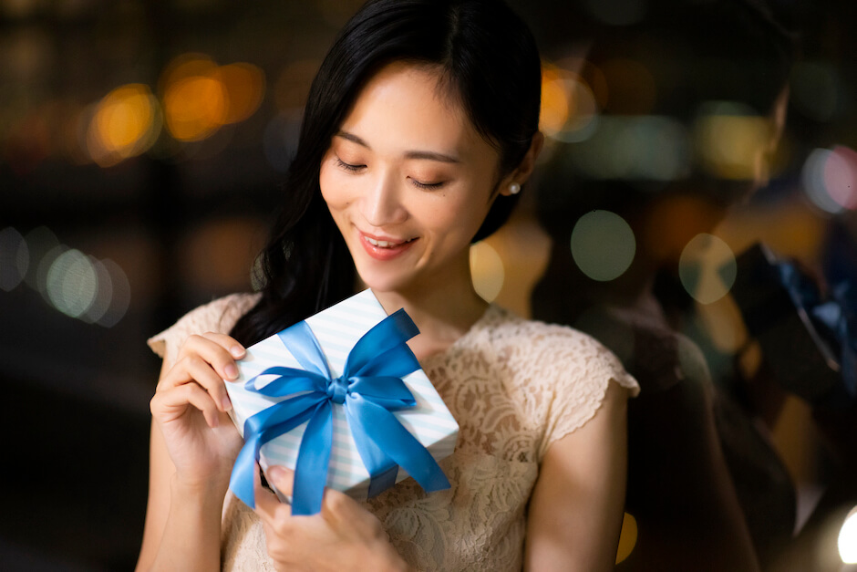 社会人のマナー講座・お中元も進化している？プロに聞いた、知っておきたいマナーとおすすめ3選 ～ LIFESTYLE│moment NEWS