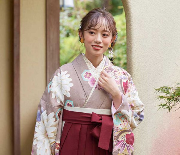 卒業式袴のタブーとは？大学生・教員も！袴を着る人は全員チェック京都さがの館