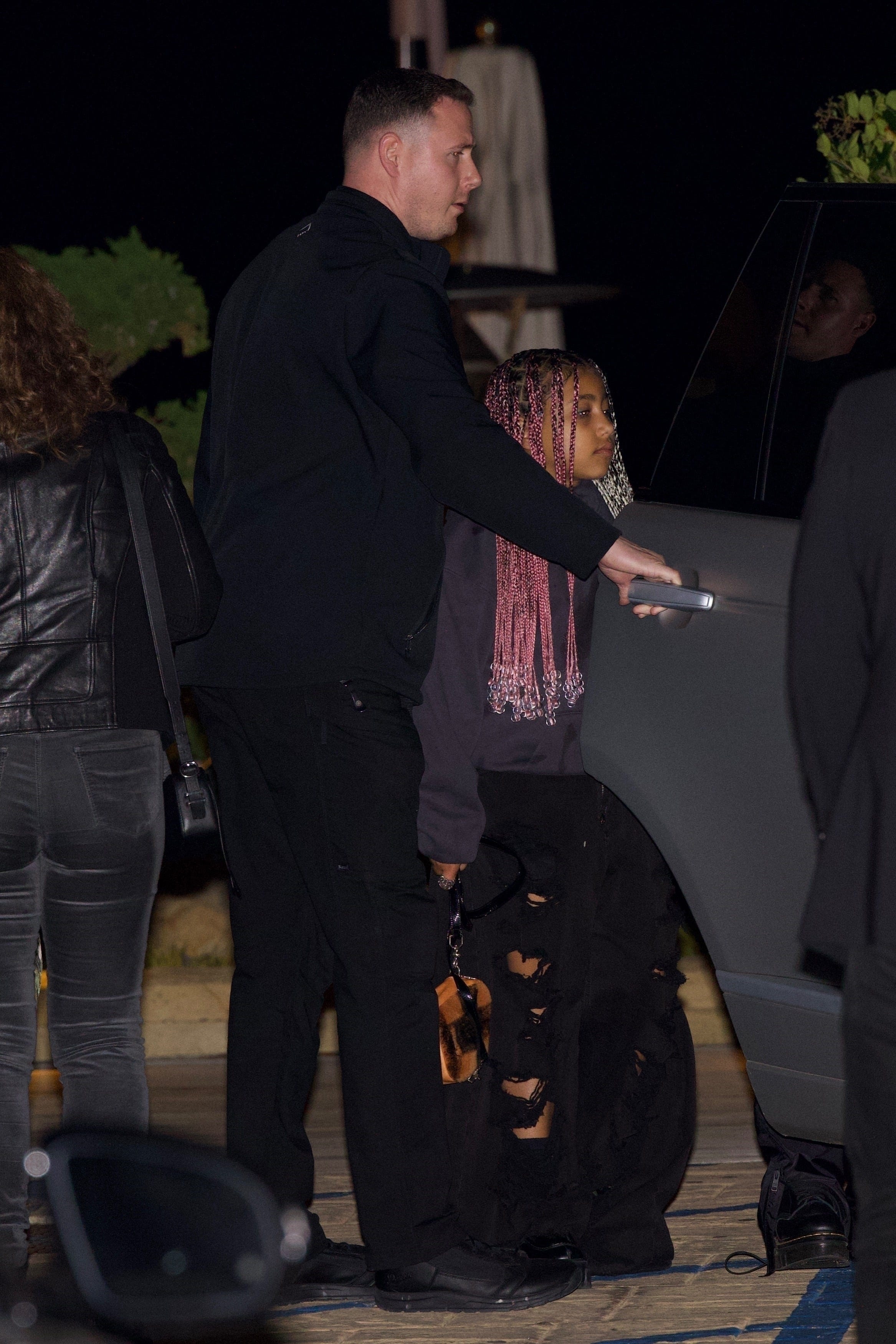 カニエ・ウェストの物議を醸した妻になる前のビアンカ・センソリの人生