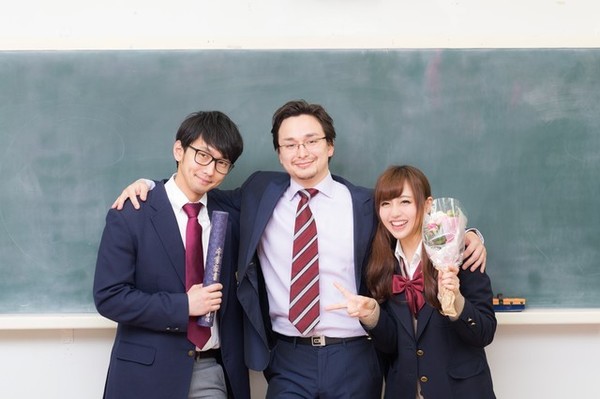 107回目の卒業式でした。式中は凜として、閉式後は下級生達に見送られて笑顔あり、涙あり、235名の卒業生達が、巣立っていました