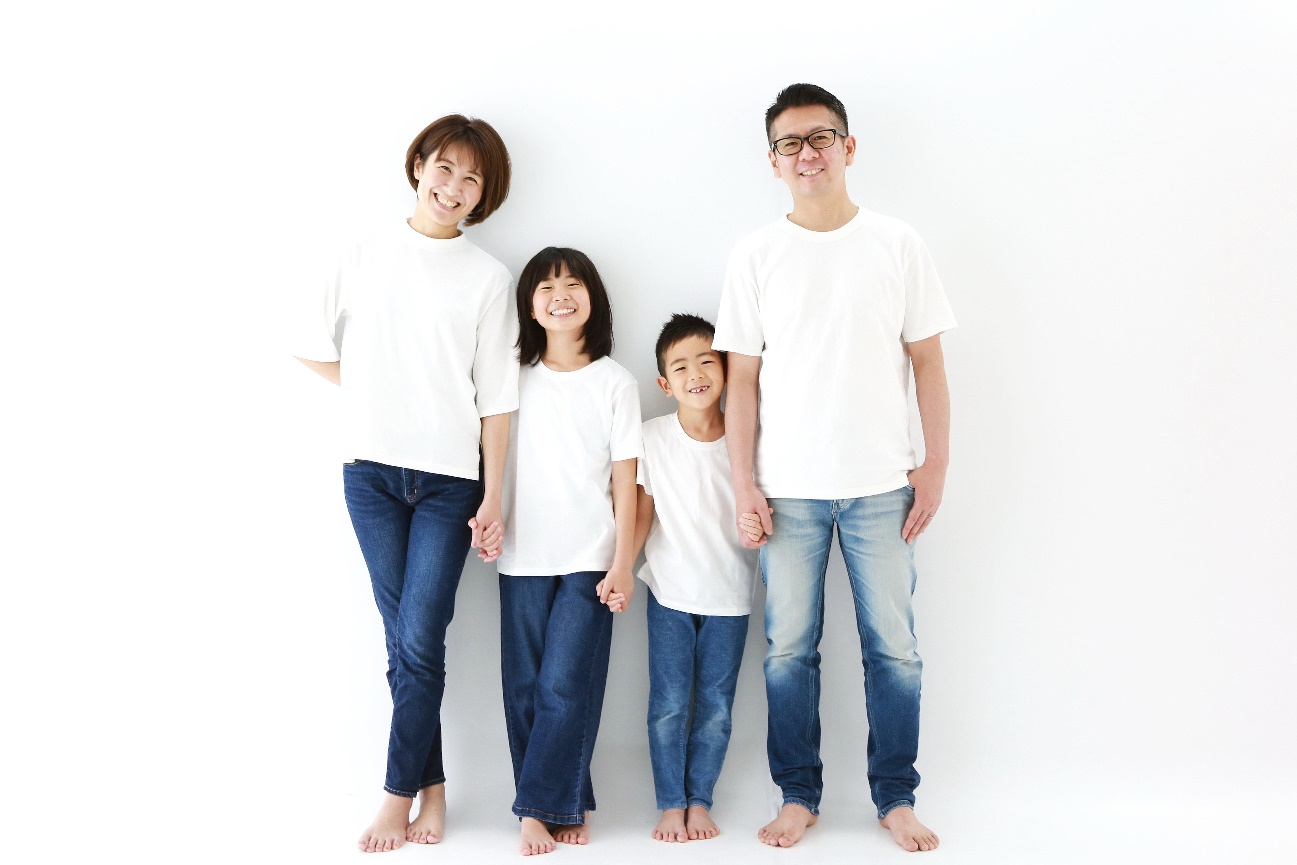 写真用 蛇年賀状 大家族 の無料年賀状テンプレート 6971 - デザインAC