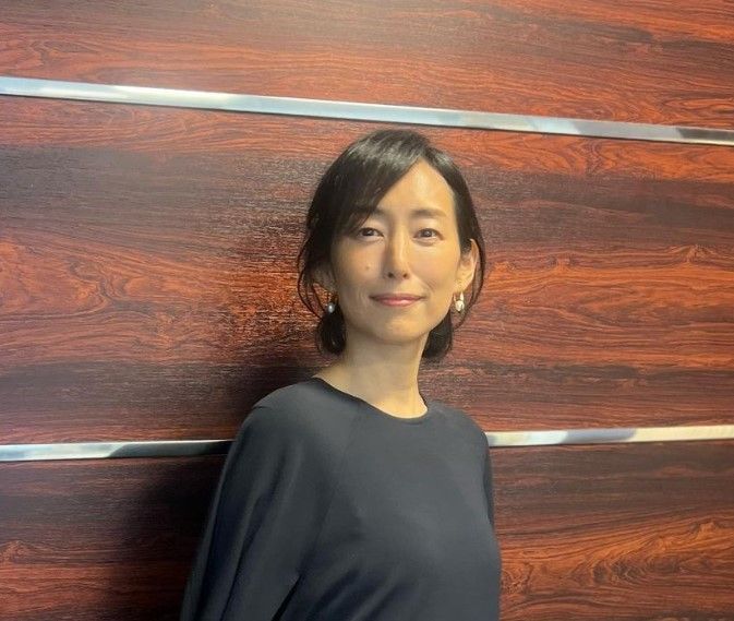 リング」貞子から26年、54歳女優の半世紀前の家族ショットに反響続々「ドラマのワンシーンかと 」「ステキなママパパ」「やっぱお母さんも美人」：「おっ！」でつながる地元密着のスポーツ応援メディア西スポWEB OTTO