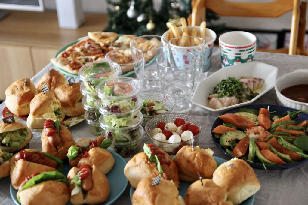 賞味期限30分 我が家の食卓には欠かせない、サルメリア69ホームパーティー おもてなし おもてなし料理 ランチ ランチ会 子ども 子育て 子どものいる生活 お寿司 寿司 東京寿司 おうちごはん 家庭料理 staubごはん stub さおり食堂 器 うつわ 世田谷 世田谷区 世田谷